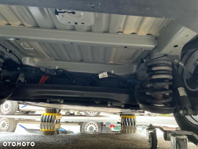 Ford E-Tourneo Courier 54 kWh TITANIUM - 10