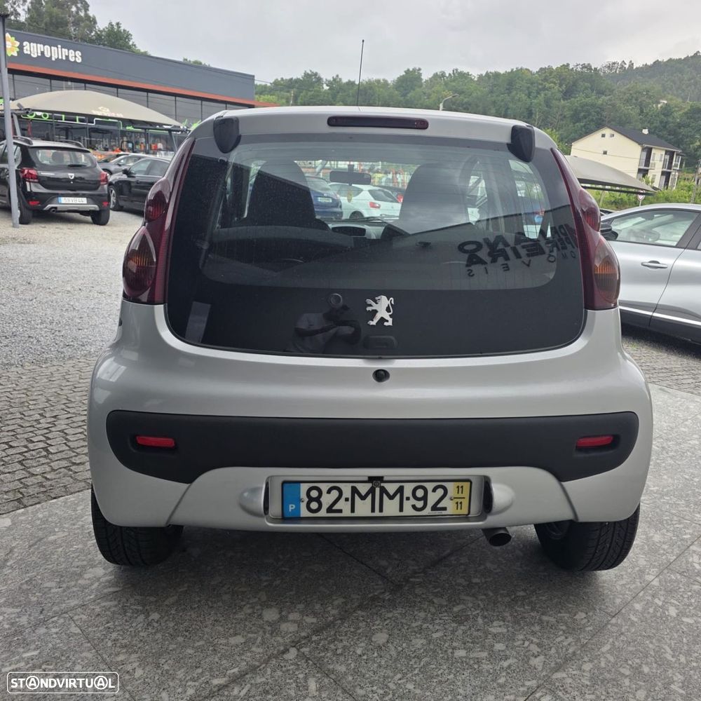 Peugeot 107 1.0 Urban - 11