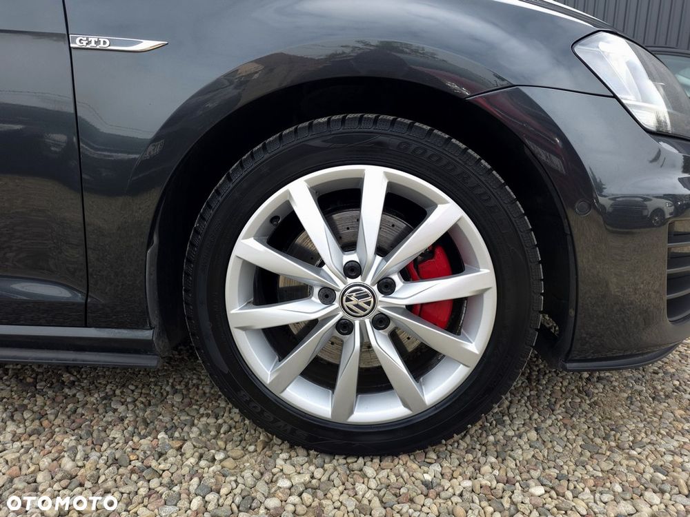 Volkswagen Golf - 27