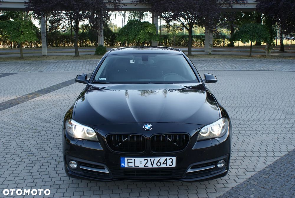BMW Seria 5 528i Sport-Aut Luxury Line - 7