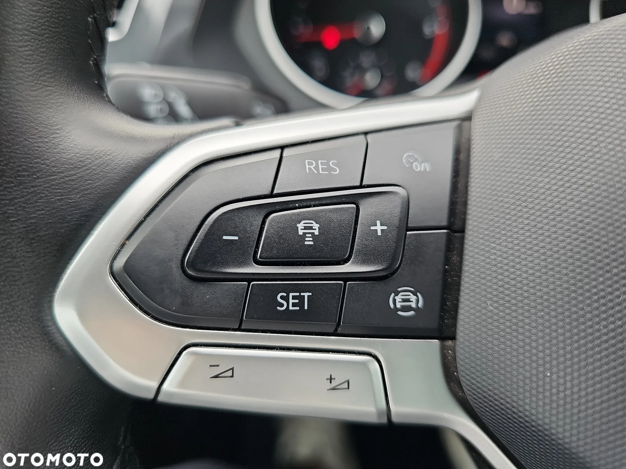 Volkswagen Tiguan 2.0 TDI SCR Life - 23