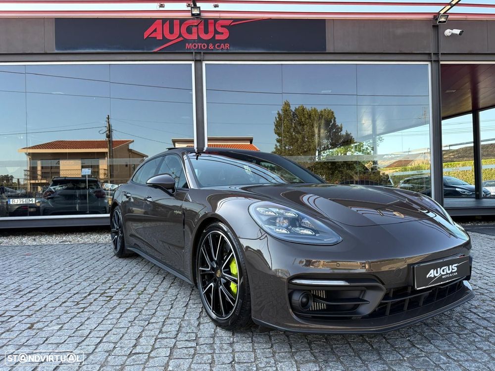 Porsche Panamera Sport Turismo 4 E-Hybrid - 1