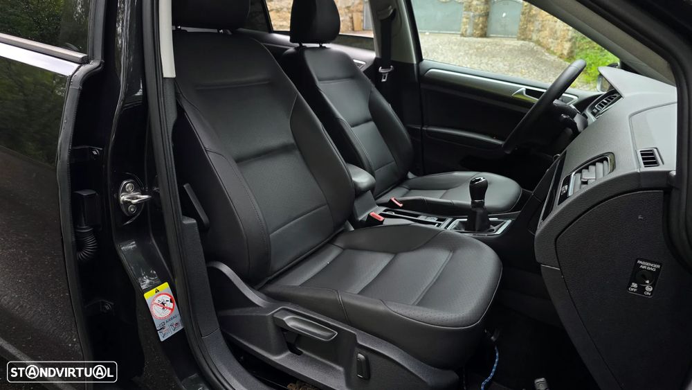 VW Golf 1.6 TDi R-Line - 23