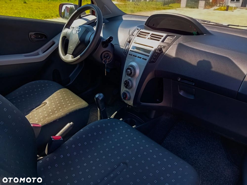 Toyota Yaris 1.3 VVT-i Sol - 7