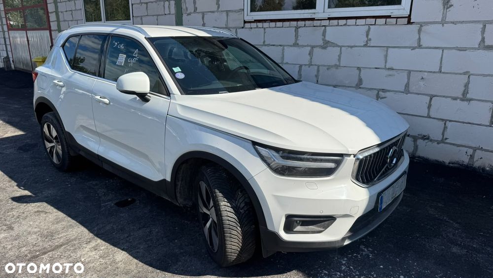 Volvo XC 40 T5 Plug-In Hybrid Core - 1