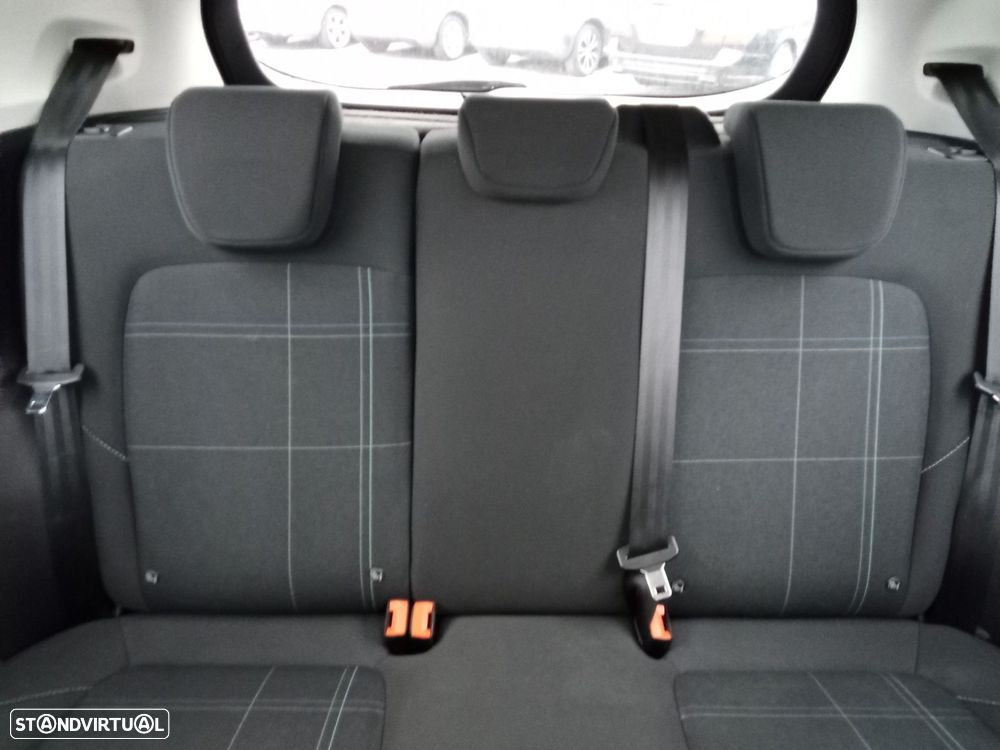 Ford Fiesta 1.1 Ti-VCT Business - 27