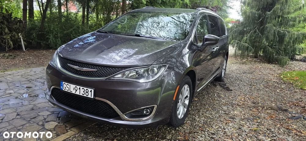 Chrysler Pacifica - 3