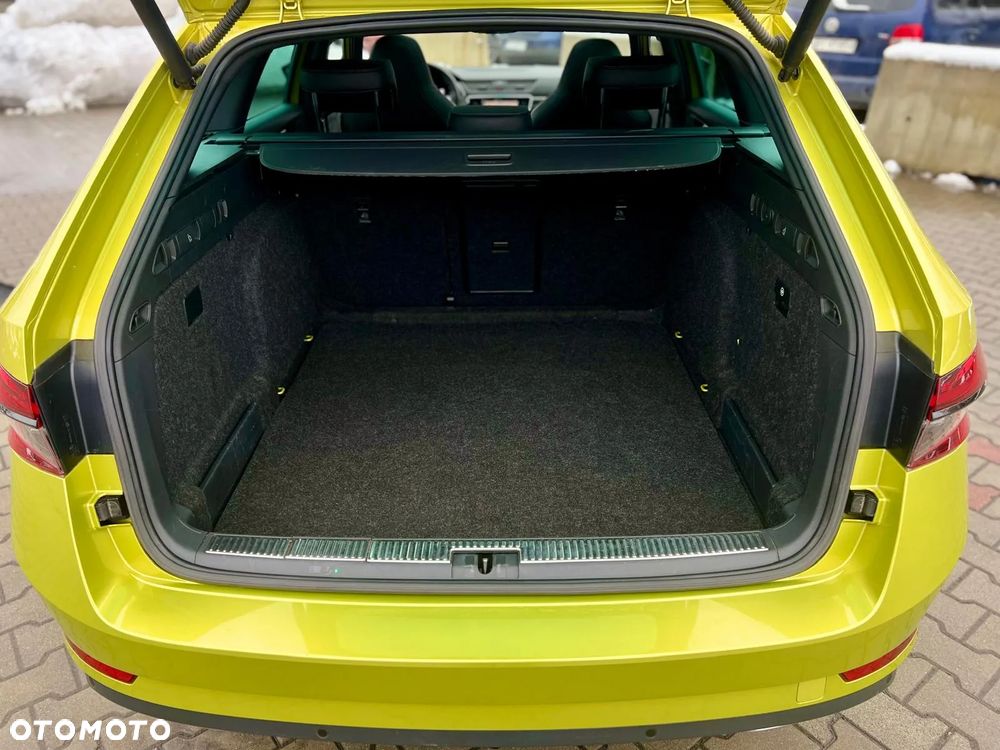 Skoda Superb 2.0 TDI SCR 4x4 Sportline DSG - 19