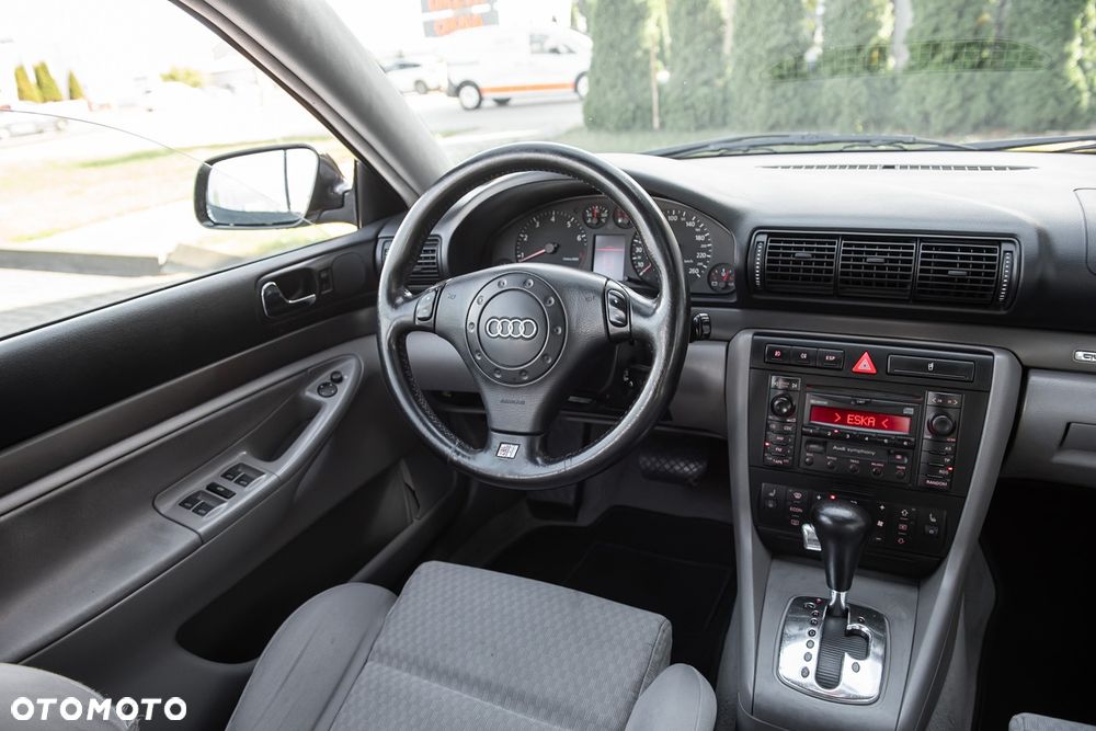 Audi A4 Avant 2.8 Tiptronic - 24