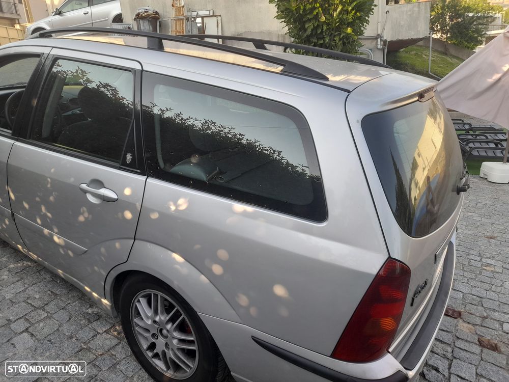 Ford Focus 1.8 TDCi Ghia - 8