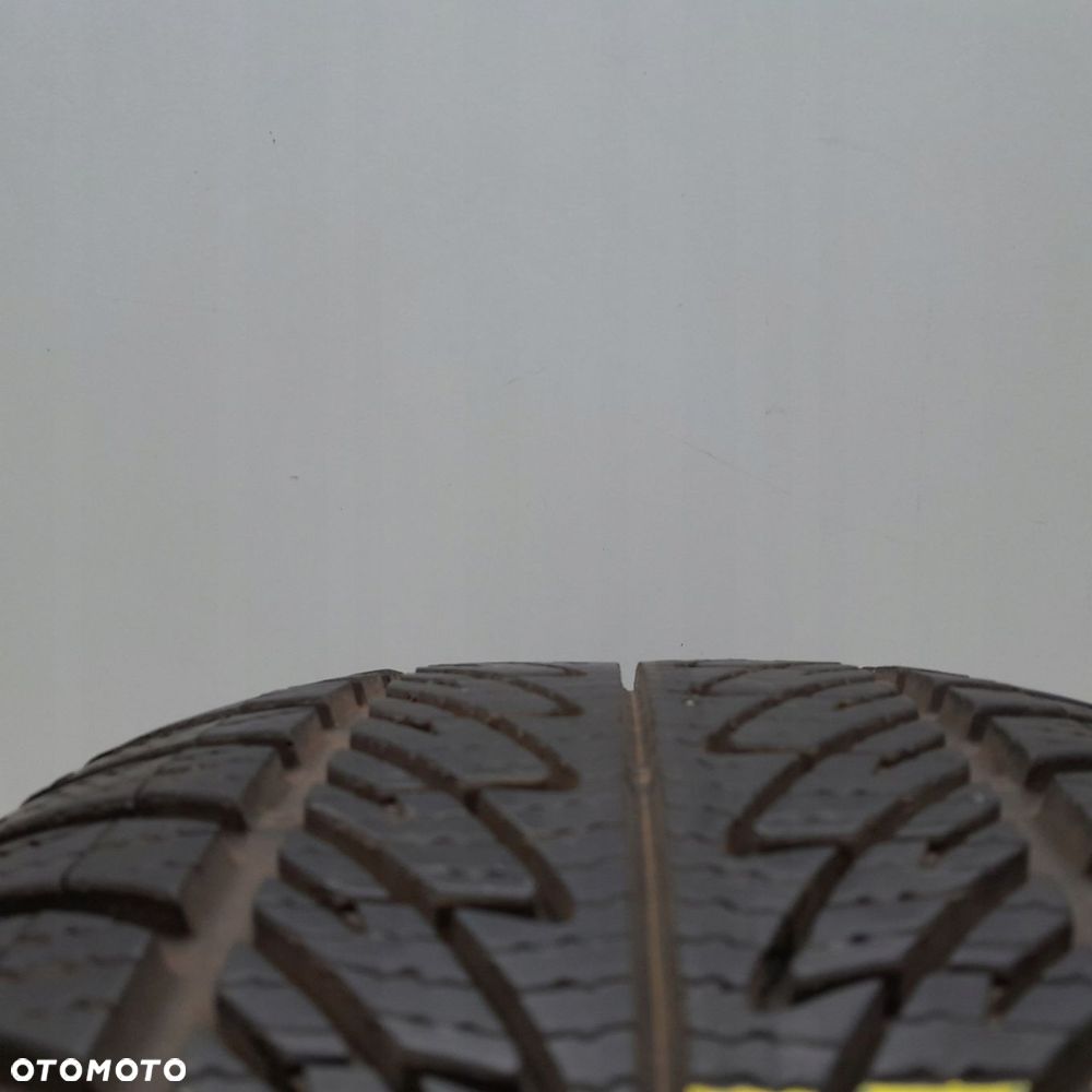 GOODYEAR ULTRAGRIP 8 225/45/17 - 2