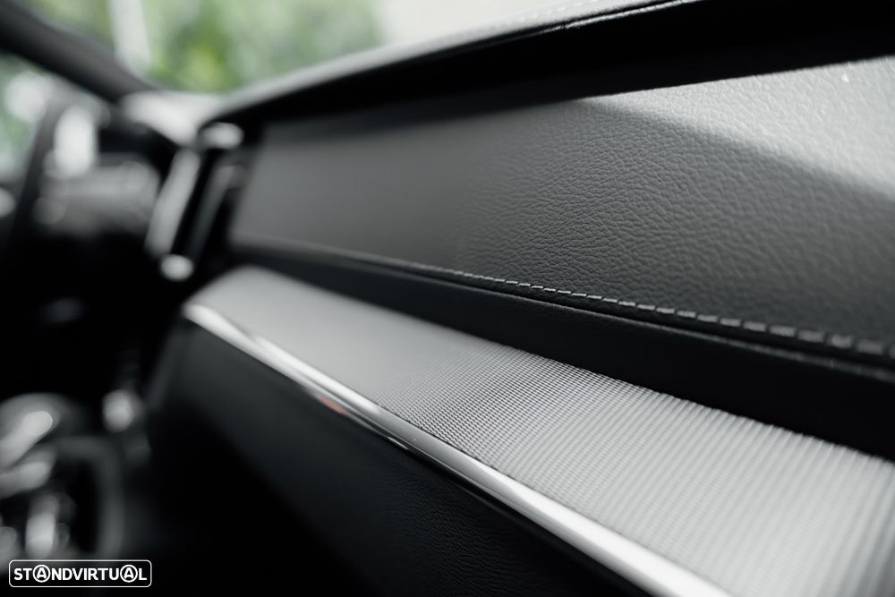 Volvo S60 T8 Recharge AWD Polestar Engineered - 29