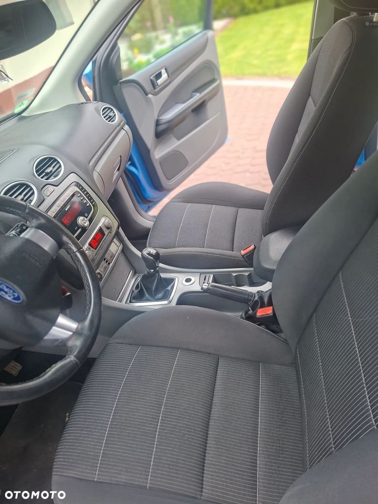 Ford Focus 2.0 16V Trend - 18