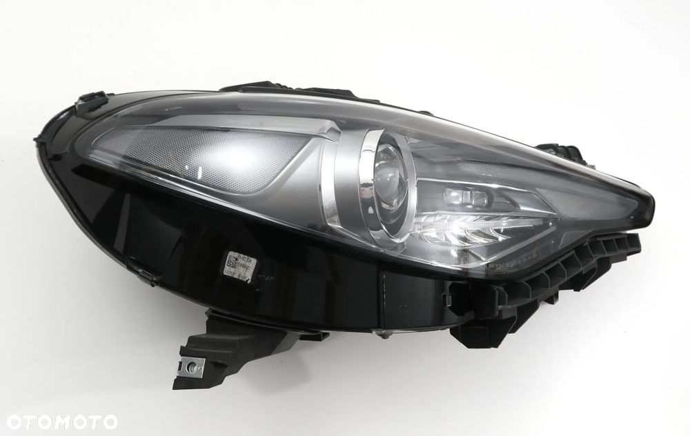 ALFA ROMEO GIULIA reflektor Bi XENON skrętny D3S 35W LED 12 PIN OE - 10