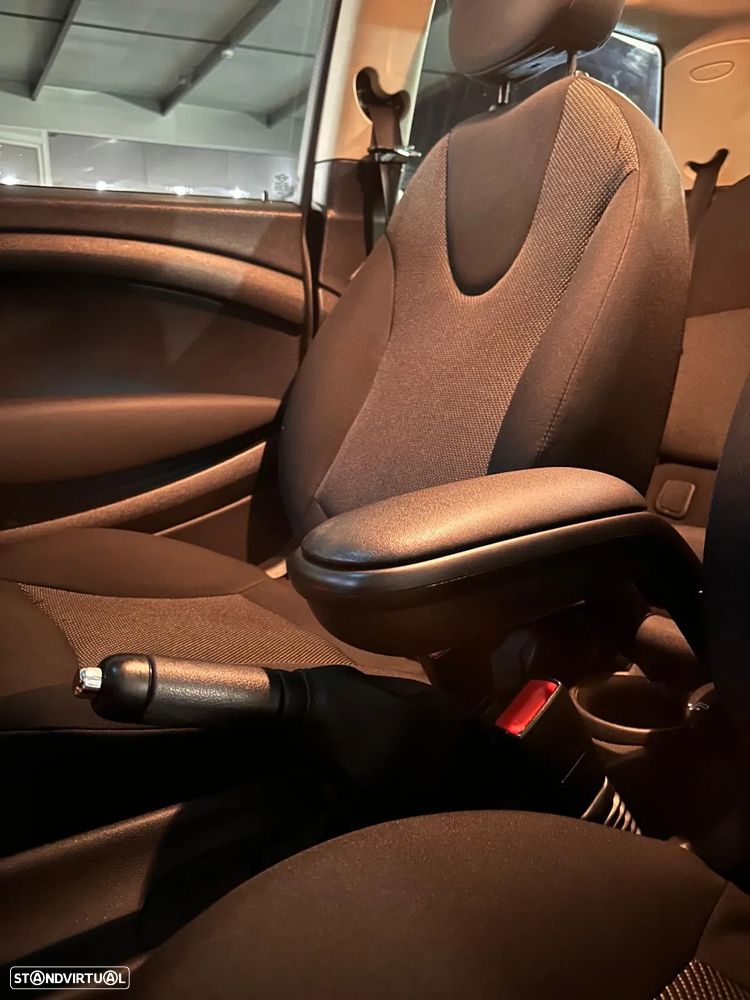 MINI 3 Portas One D - 16