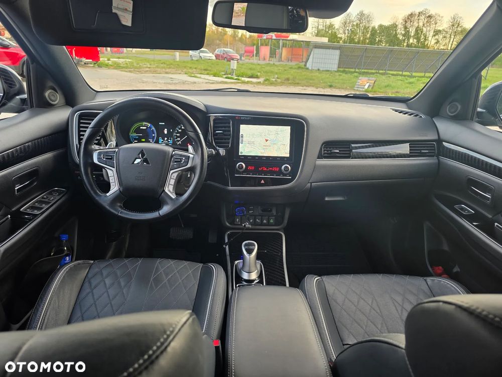 Mitsubishi Outlander 2.4 4WD Diamant+ - 14