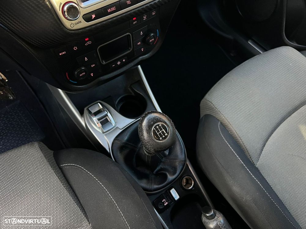 Alfa Romeo MiTo 1.3 JTD Distinctive S&S - 9