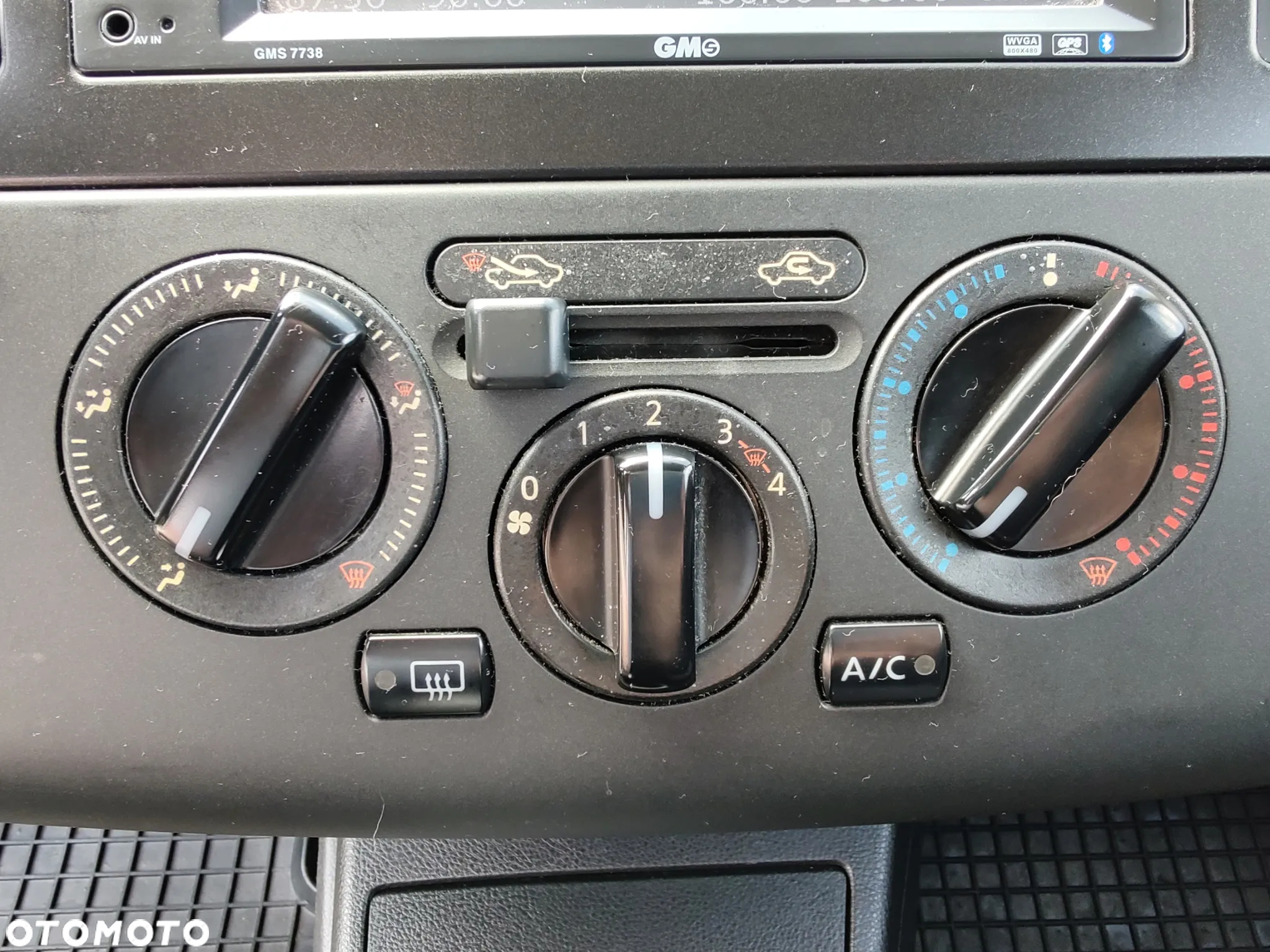 Nissan Tiida 1.6 Visia - 23