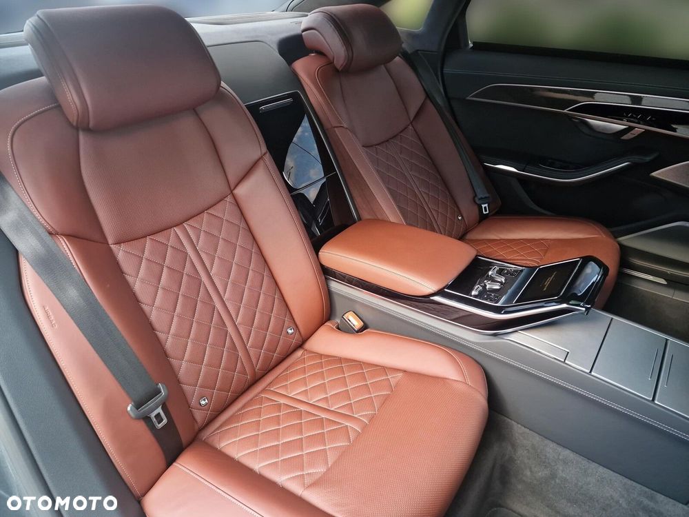 Audi A8 - 12