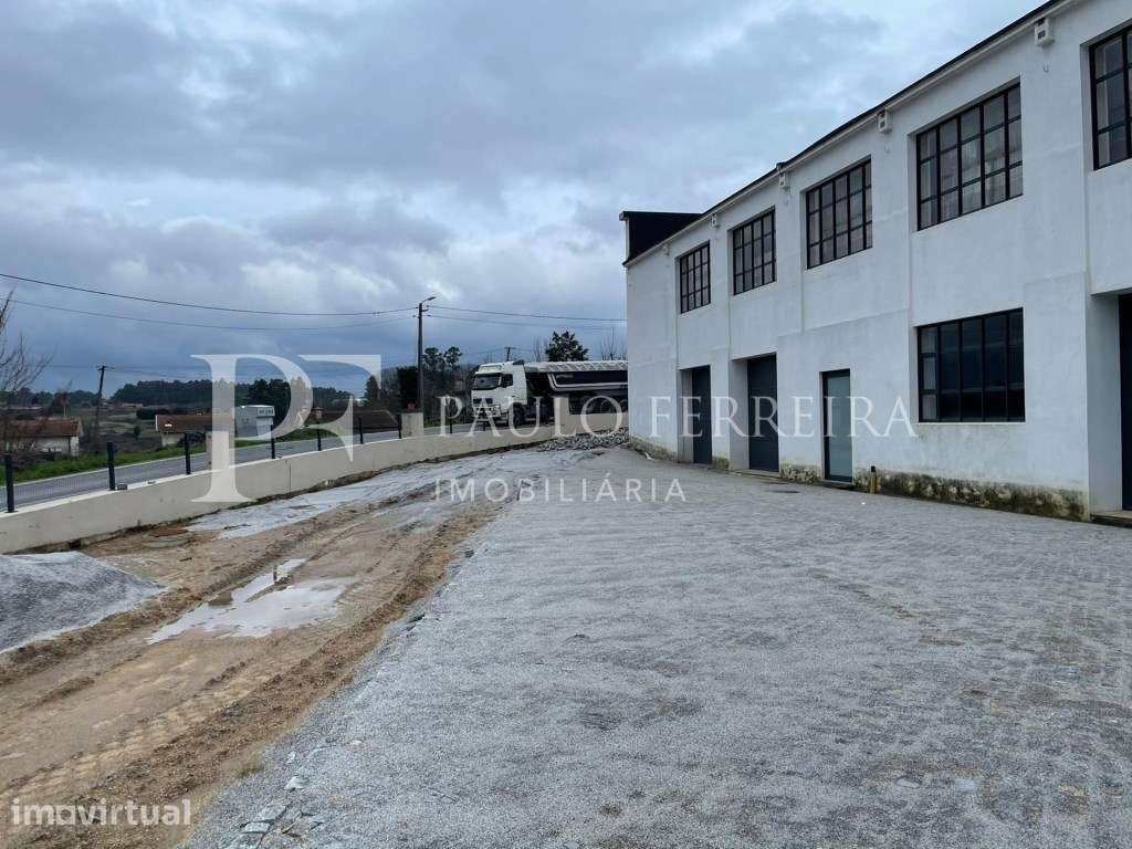 Armazém para restauro com 2.171m2 - Grande imagem: 5/7