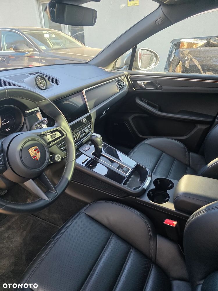 Porsche Macan T - 14