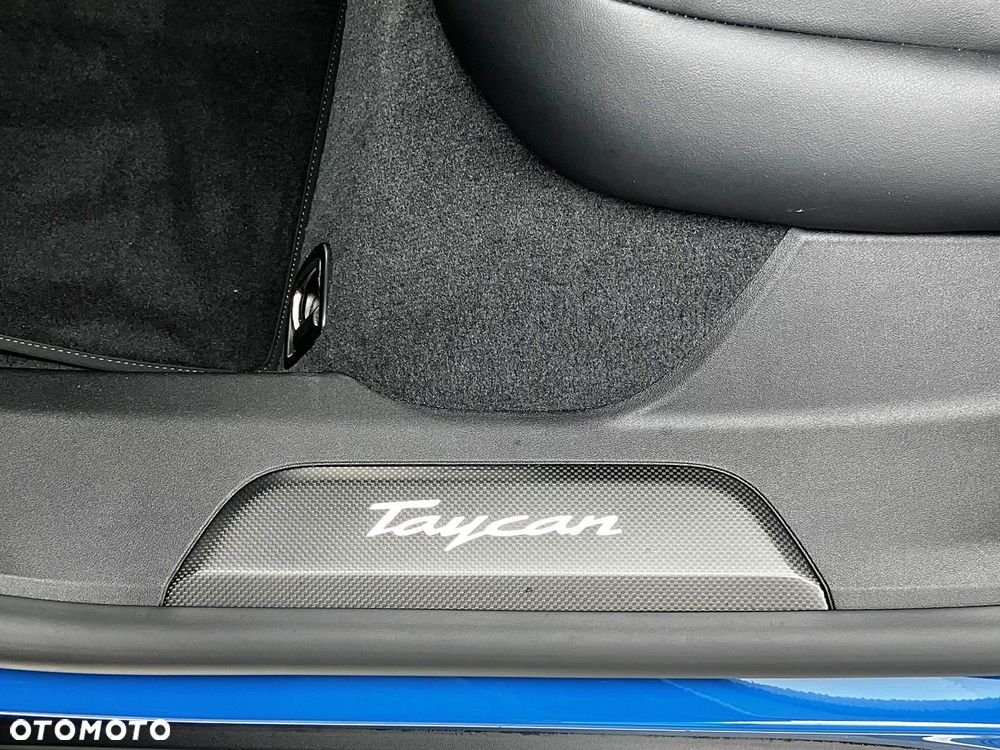 Porsche Taycan Turbo S - 26