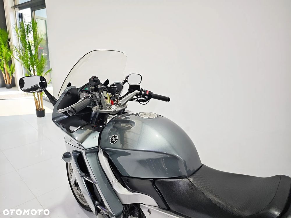 Yamaha FJR - 19
