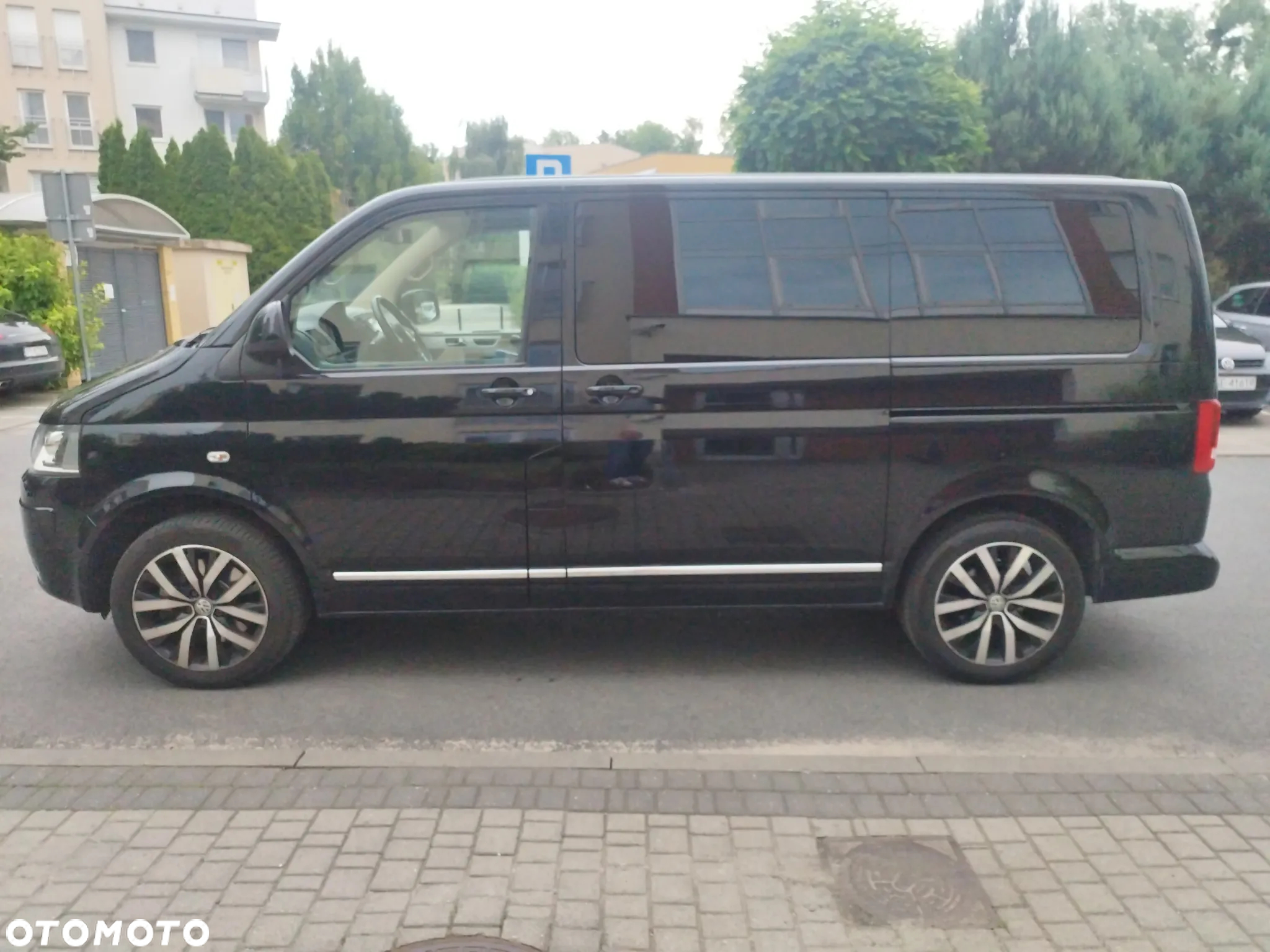 Volkswagen Multivan - 2