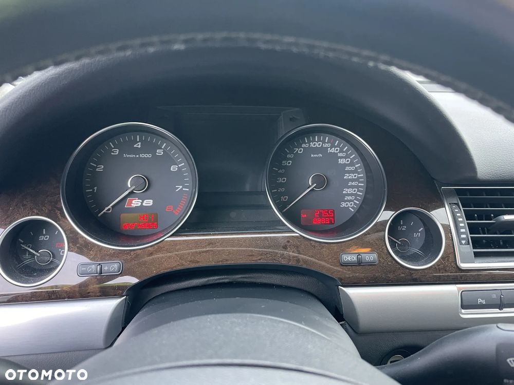 Audi S8 - 20