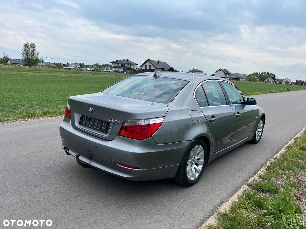 BMW Seria 5 520i - 7