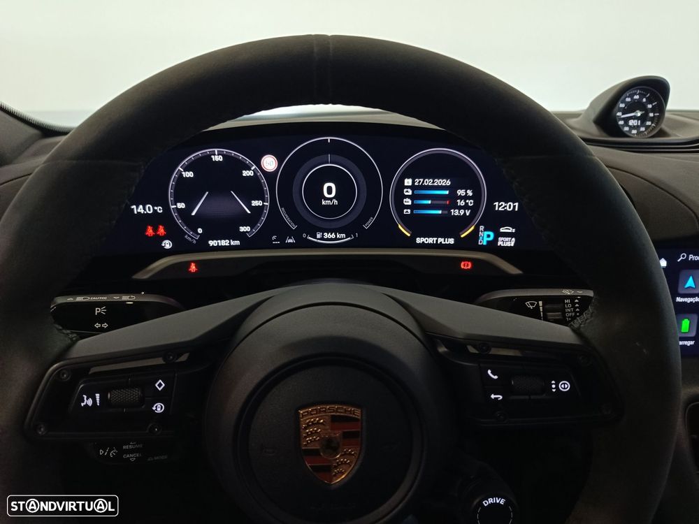 Porsche Taycan 4 - 17