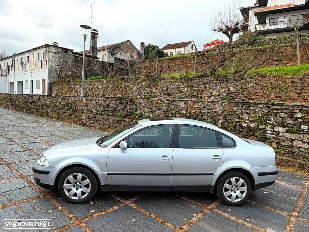 VW Passat 1.9 TDi Confortline Plus 6V - 6