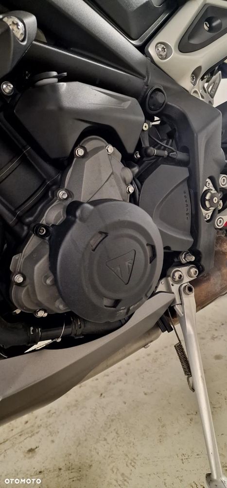 Triumph Street Triple - 16