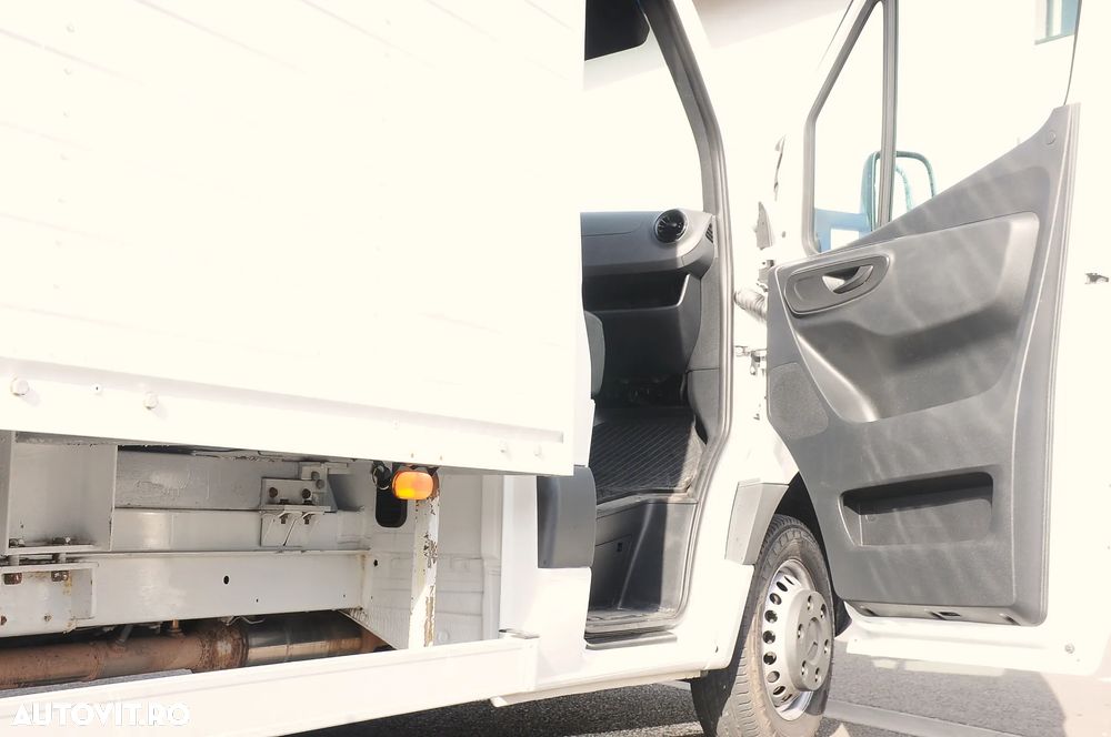 Mercedes-Benz Sprinter - 13