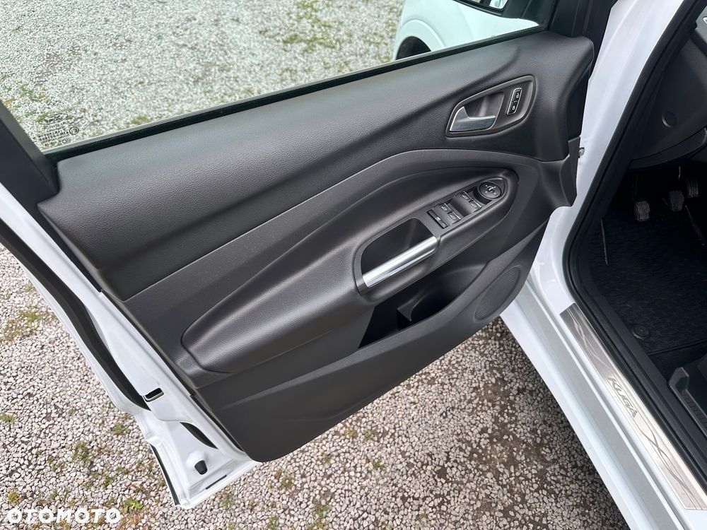 Ford Kuga 1.6 EcoBoost 2x4 Titanium - 20