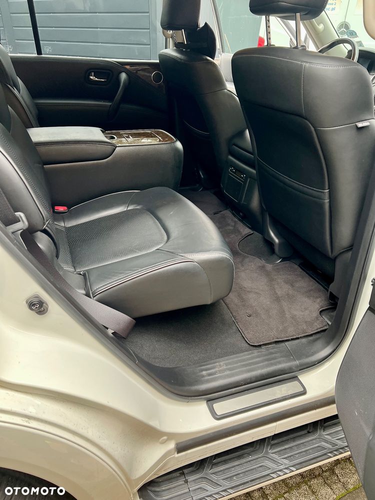 Infiniti QX80 - 17