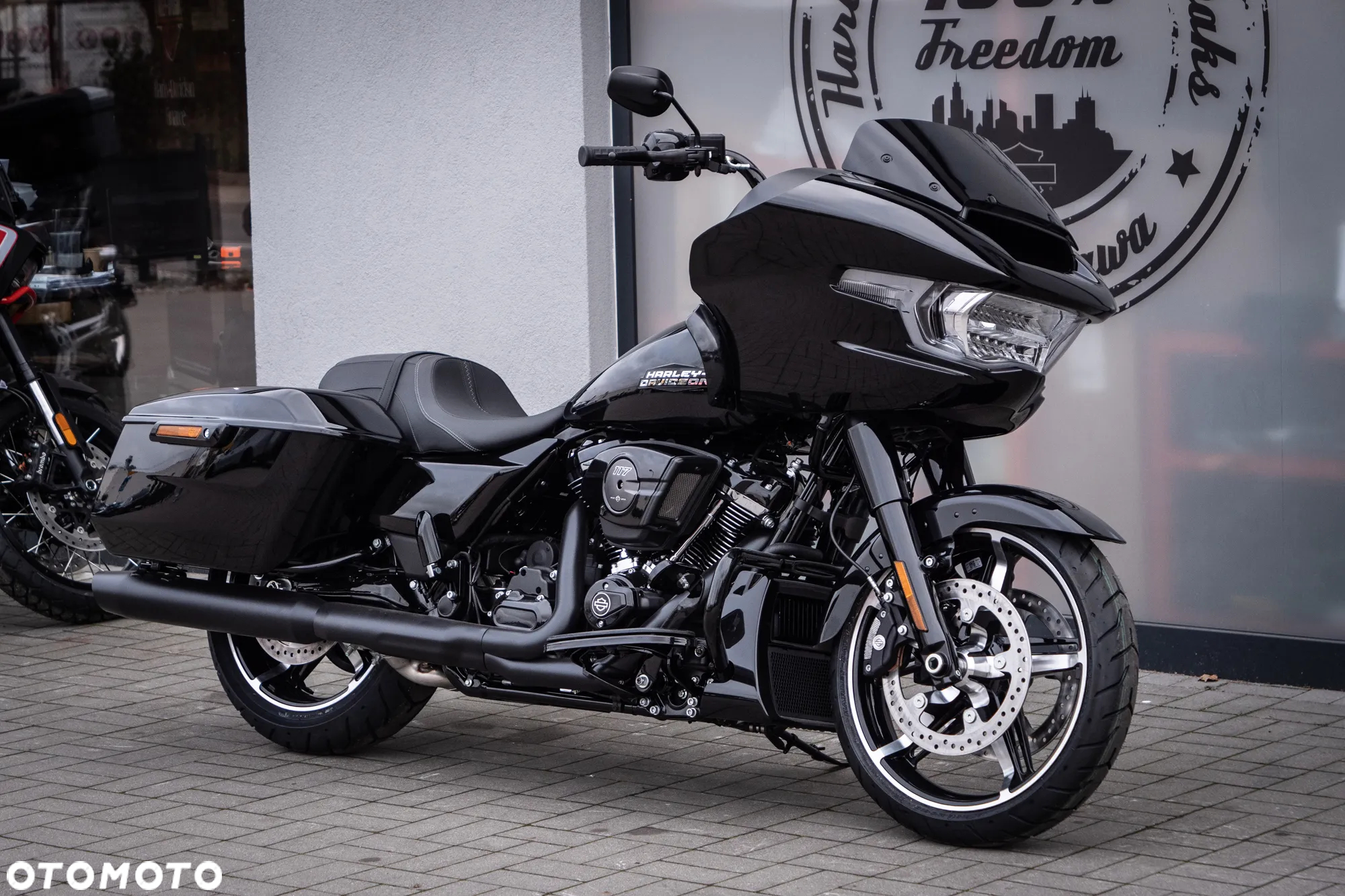 Harley-Davidson Touring Road Glide - 2