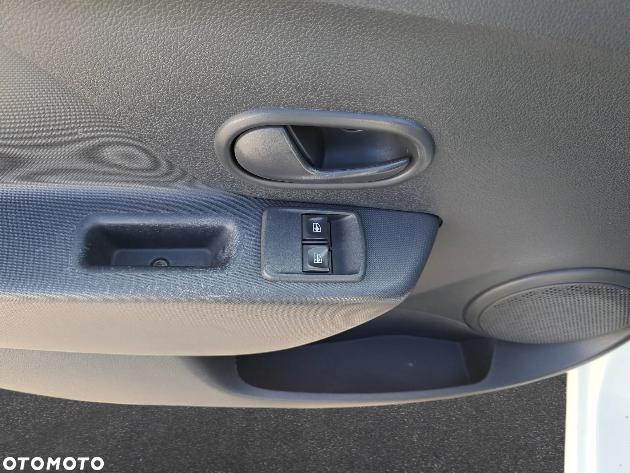 Dacia Sandero SCe 75 Acces - 18