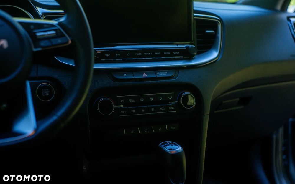 Kia XCeed 1.5 T-GDI Business Line - 14