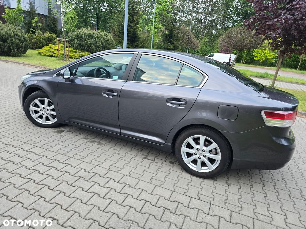Toyota Avensis 2.0 D-4D Luna - 19