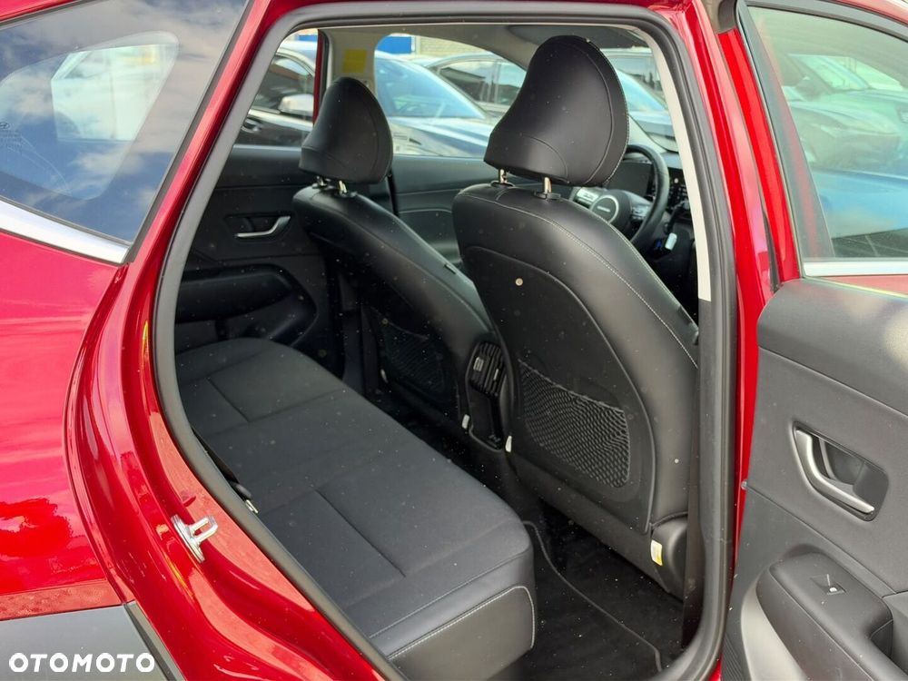 Hyundai Kona - 32