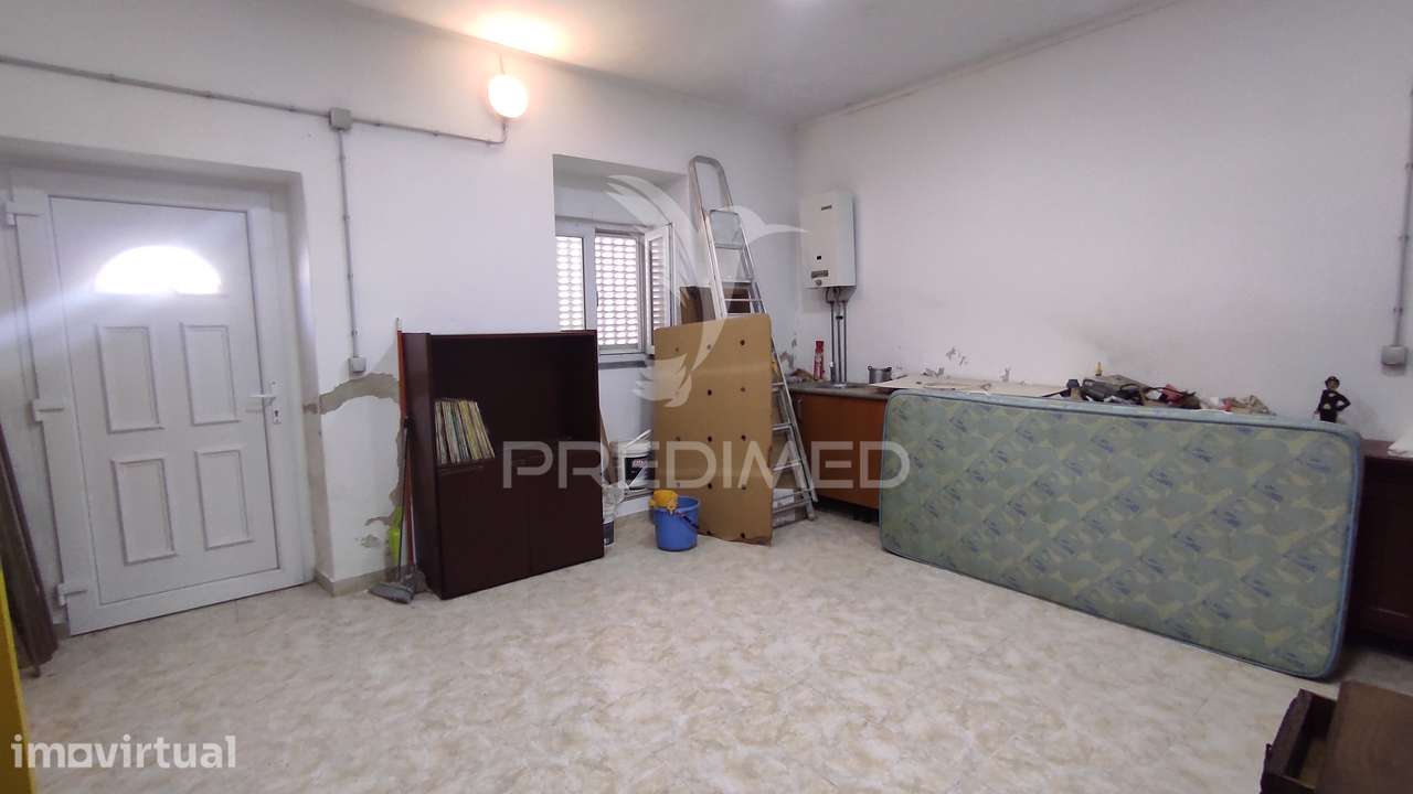 Armazém adaptado a habitação T1 - Grande imagem: 5/19