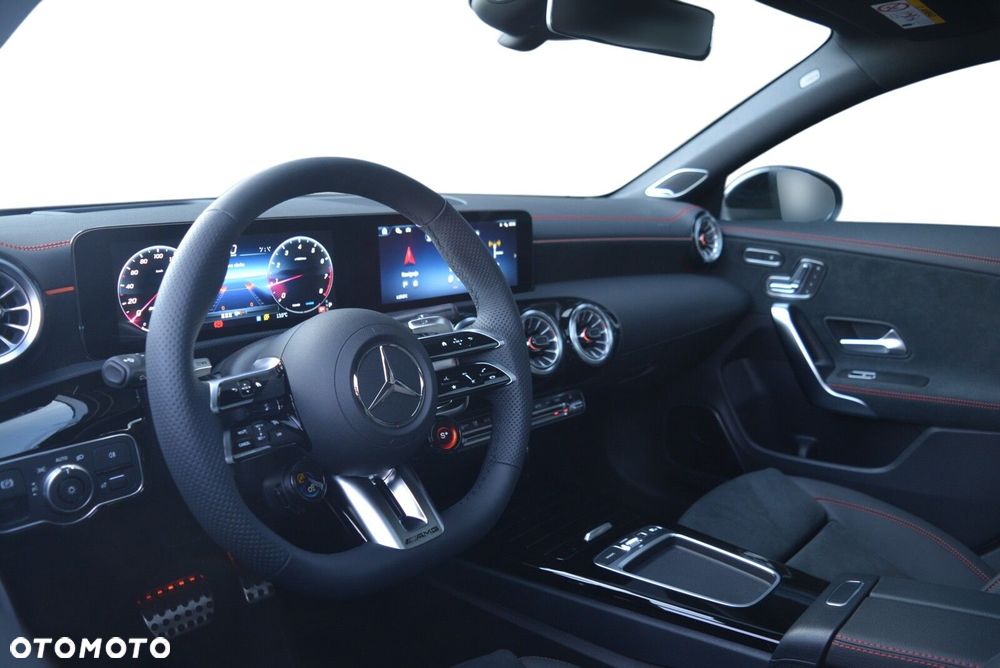 Mercedes-Benz CLA AMG 35 4-Matic 7G-DCT - 7
