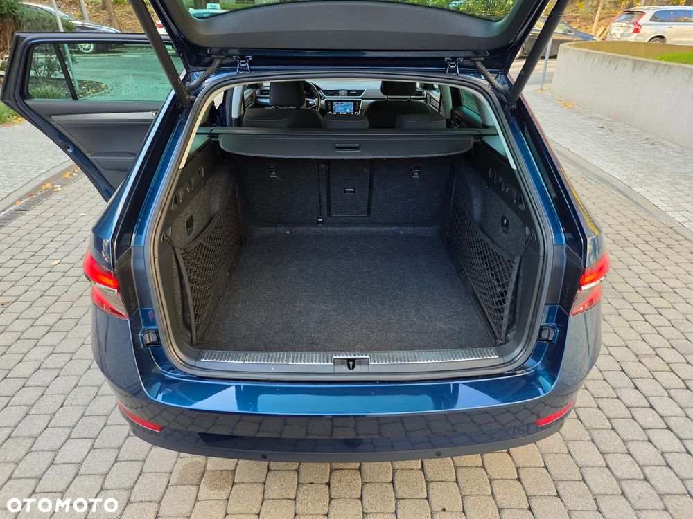 Skoda Superb 2.0 TDI SCR 4x4 Style DSG - 33