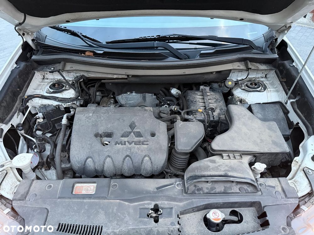 Mitsubishi Outlander - 19