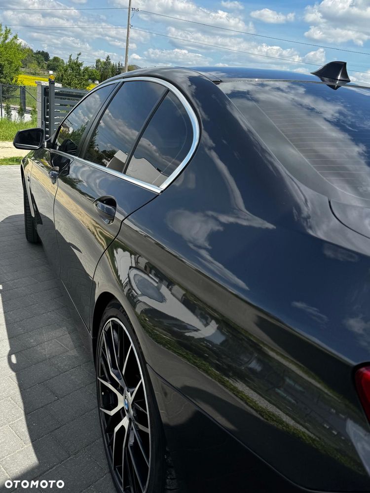 BMW Seria 5 525d - 11