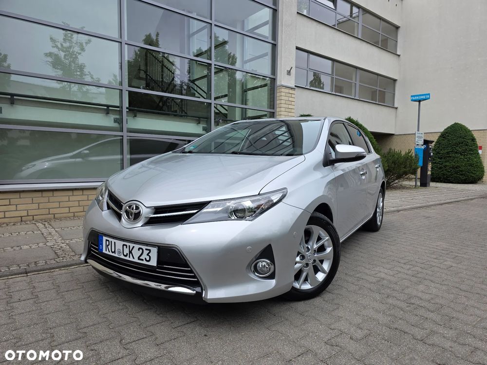 Toyota Auris - 1