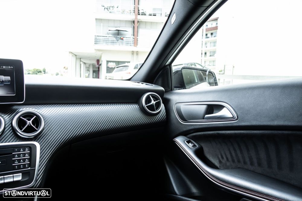 Mercedes-Benz A 180 d AMG Line - 18