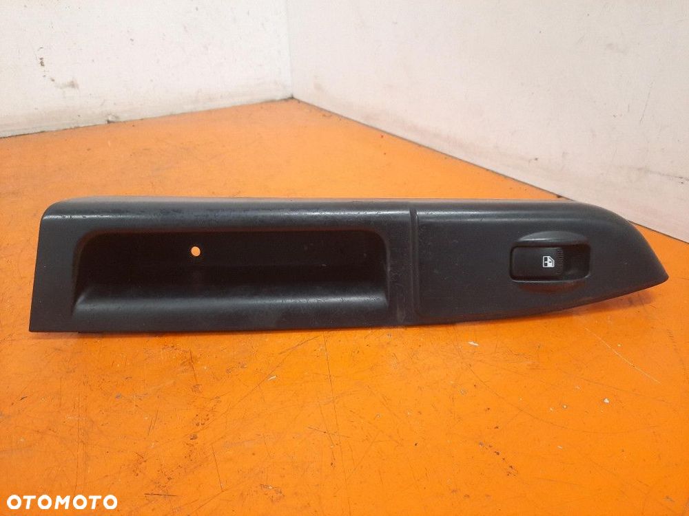 HYUNDAI GETZ I 04-05 PANEL STEROWANIA SZYB PRAWY PRZÓD 93580-1C000 - 1