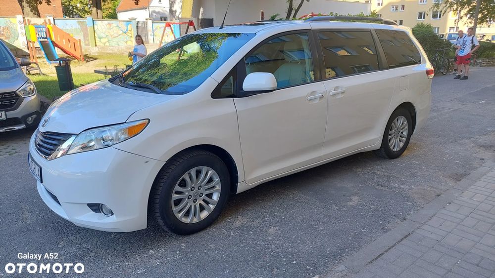 Toyota Sienna - 17